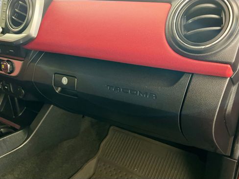 Used 2022 Toyota Tacoma SR5 image 34