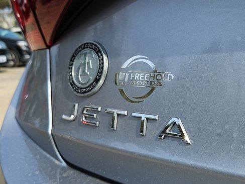 Used 2023 Volkswagen Jetta SE FWD image 31