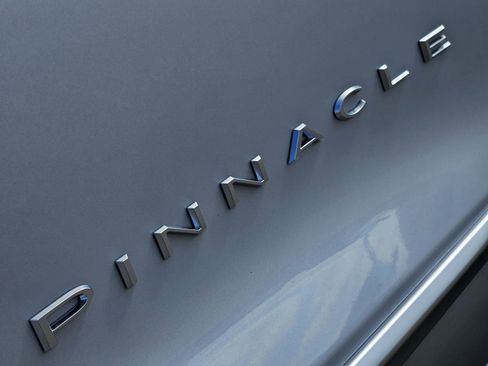 New 2026 Chrysler Pacifica Pinnacle image 13