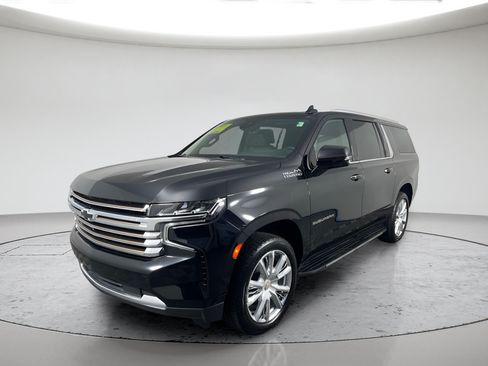 Used 2023 Chevrolet Suburban High Country w/ Advanced Technology Package AWD/4WD image 7