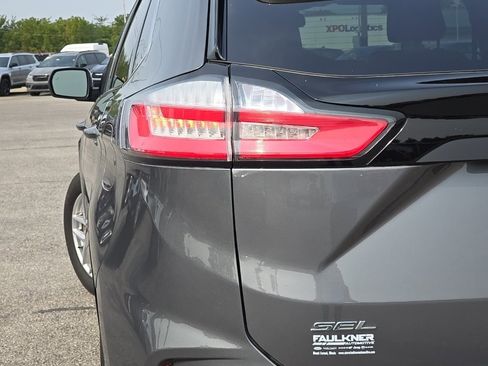 Used 2024 Ford Edge SEL image 11