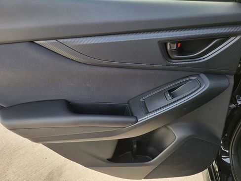 Used 2022 Subaru Crosstrek 2.0i Premium w/ Moonroof Package image 11