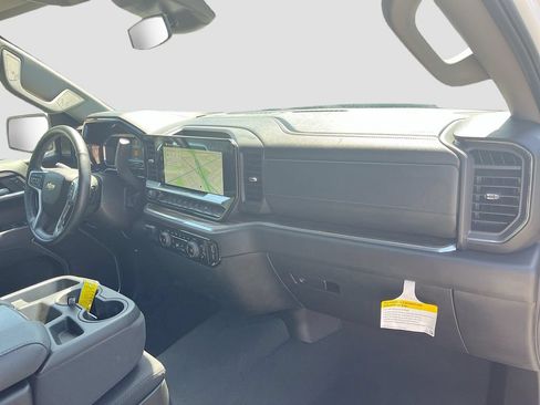 Used 2025 Chevrolet Silverado 1500 LT RWD image 28