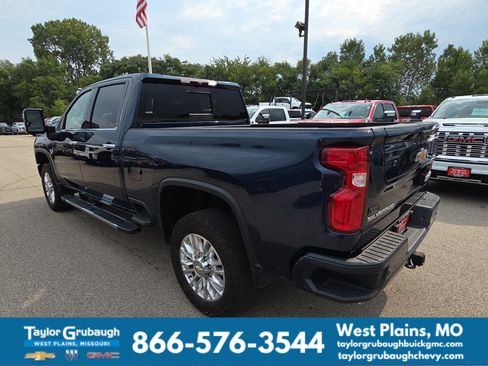 Used 2022 Chevrolet Silverado 2500 High Country AWD/4WD image 6