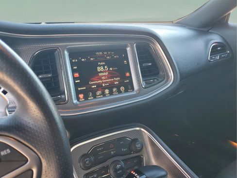 Used 2016 Dodge Challenger SRT Hellcat image 22