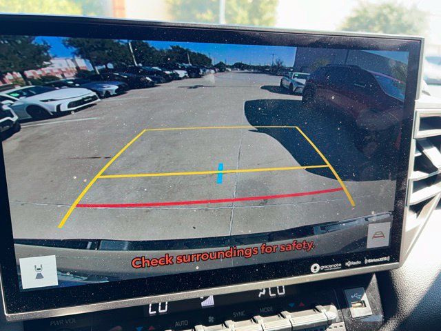 Used 2023 Toyota Tundra Limited w/ Power Package AWD/4WD image 18