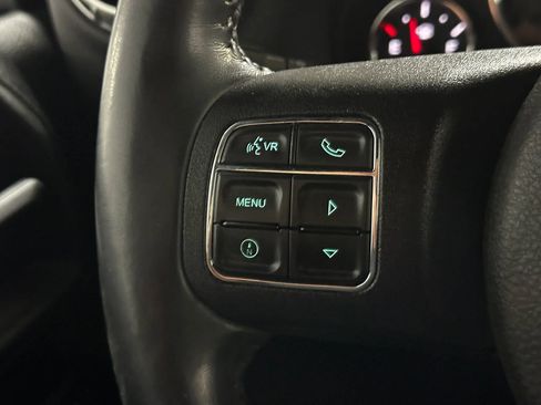 Used 2017 Jeep Wrangler Unlimited Sahara w/ Connectivity Group AWD/4WD image 31