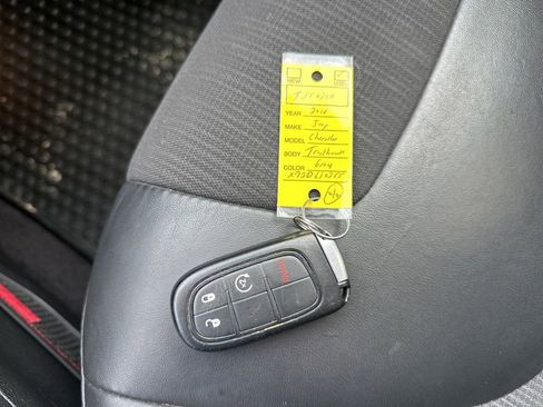 Used 2018 Jeep Cherokee Trailhawk w/ Cold Weather Group image 39