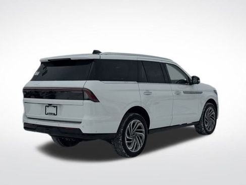 New 2025 Lincoln Navigator Reserve image 5