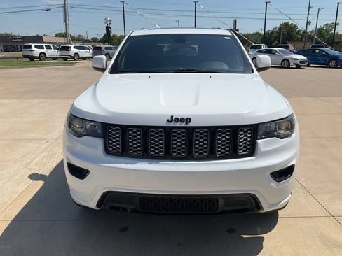 Used 2019 Jeep Grand Cherokee Altitude AWD/4WD image 38