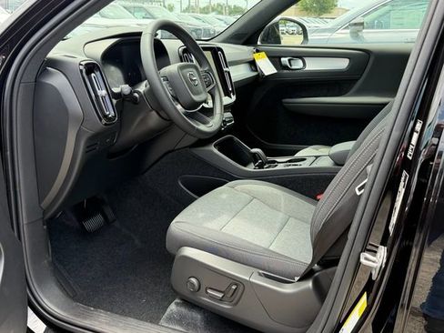 New 2026 Volvo XC40 B5 Core AWD/4WD image 13