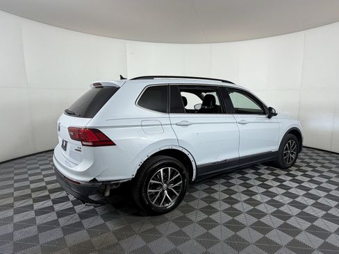Used 2018 Volkswagen Tiguan SE AWD/4WD image 4