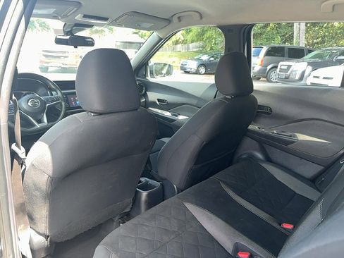 Used 2020 Nissan Kicks S image 11