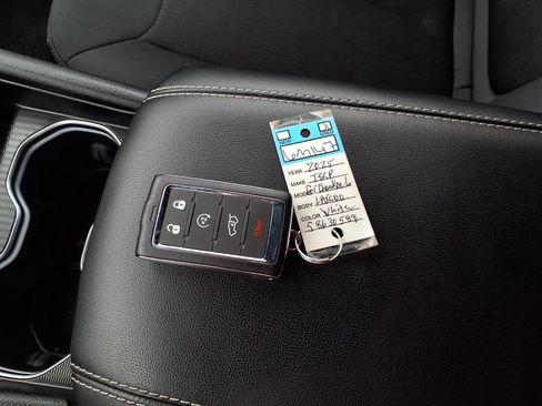 Used 2025 Jeep Grand Cherokee L Laredo w/ Luxury Tech Group I image 14