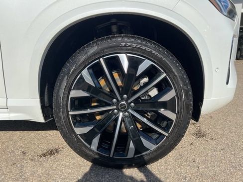 New 2026 Volvo XC90 T8 Plus w/ Protection Package Premier AWD/4WD image 9