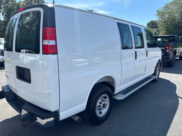 Used 2025 Chevrolet Express 2500 w/ Driver Convenience Package RWD image 5