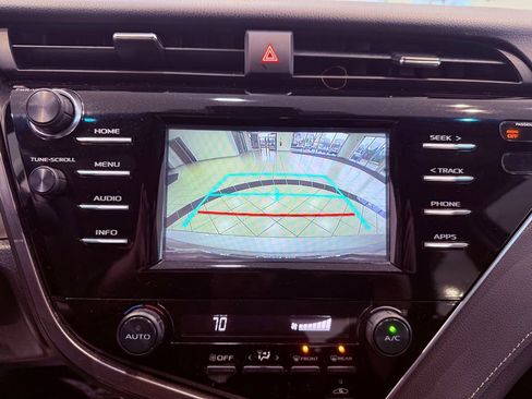 Used 2018 Toyota Camry SE image 22