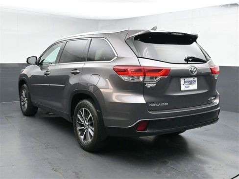 Used 2019 Toyota Highlander XLE image 11