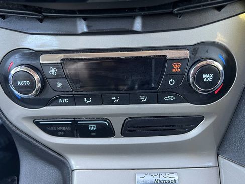 Used 2012 Ford Focus SEL image 19