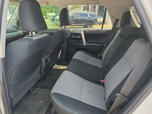 Used 2018 Toyota 4Runner SR5 AWD/4WD image 13