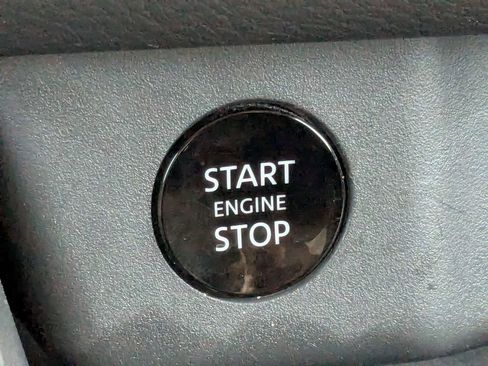 Used 2026 Nissan Rogue SV FWD image 33