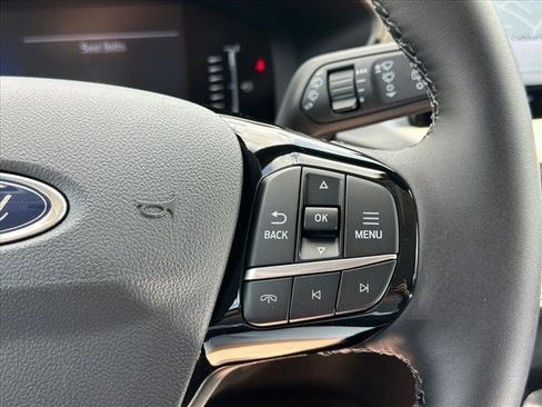 Used 2024 Ford Escape SE image 16