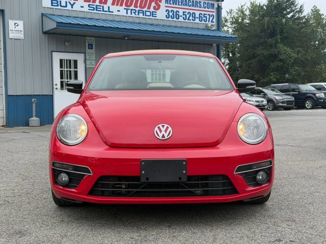 Used 2013 Volkswagen Beetle 2.0T FWD image 2