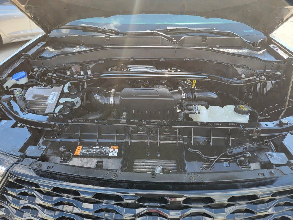 Used 2024 Ford Explorer ST w/ Equipment Group 401A AWD/4WD image 9