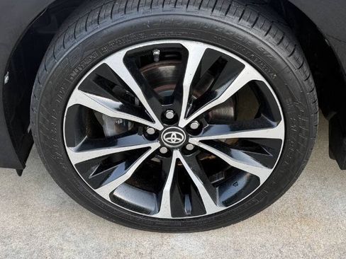 Used 2017 Toyota Corolla SE w/ Carpet Mat Package (TMS) FWD image 18