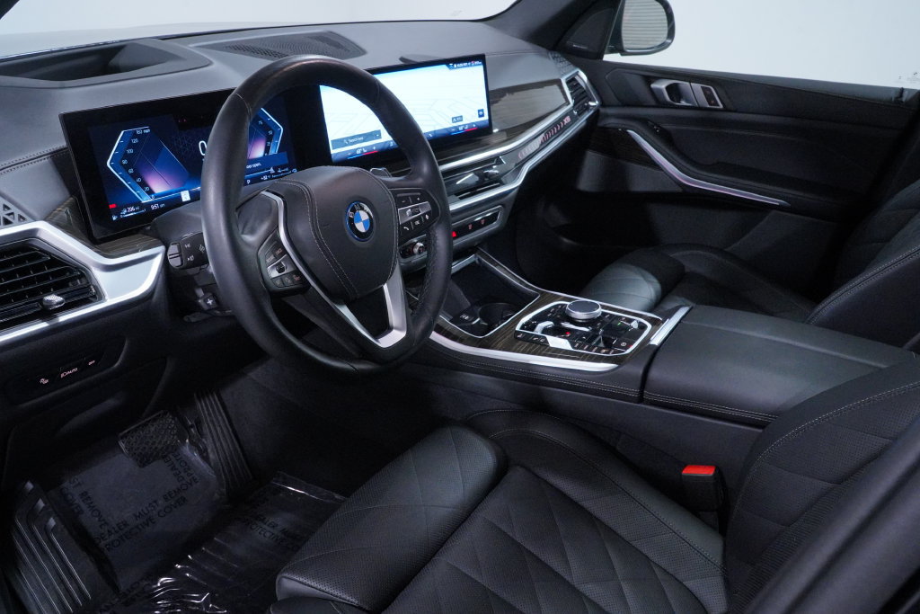 Used 2024 BMW X5 xDrive50e w/ Premium Package AWD/4WD image 6