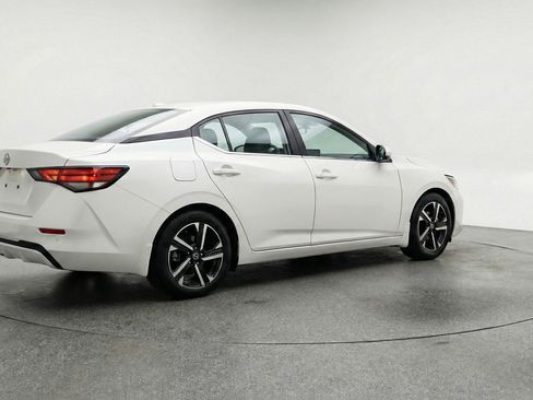 Used 2025 Nissan Sentra SV FWD image 9