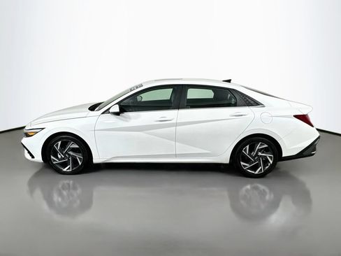 Used 2024 Hyundai Elantra Limited FWD image 8