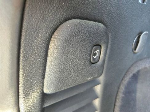 Used 2017 Jeep Grand Cherokee Limited image 37