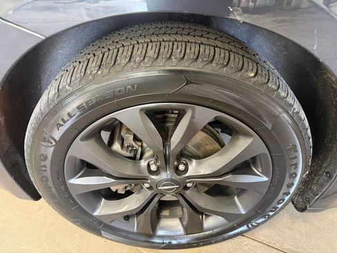 Used 2020 Chrysler Pacifica Limited FWD image 8