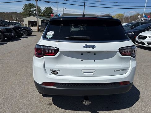 Used 2025 Jeep Compass Limited image 4