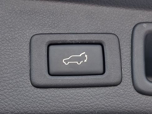 Used 2016 Subaru Forester 2.5i Touring w/ Eyesight & Navigation System AWD/4WD image 31