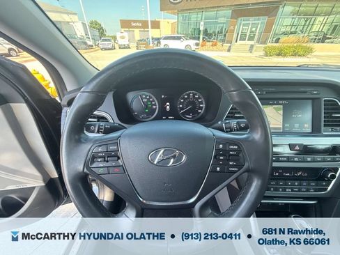 Used 2017 Hyundai Sonata Limited FWD image 5