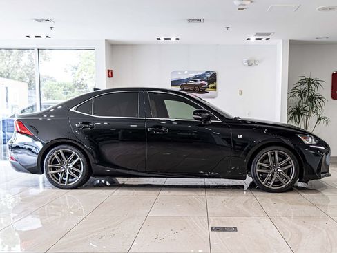 Used 2018 Lexus IS 350 AWD image 9