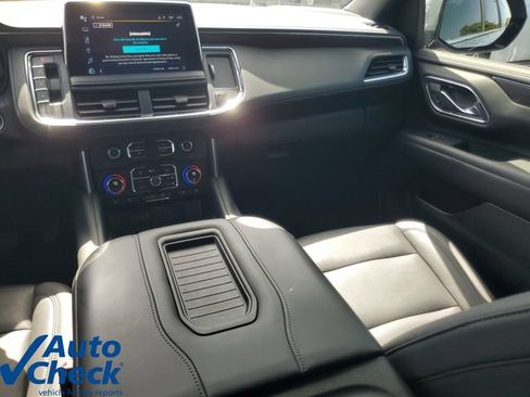 Used 2024 Chevrolet Suburban LT w/ Luxury Package AWD/4WD image 18