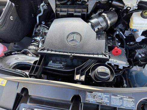 Used 2025 Mercedes-Benz Sprinter 2500 image 33