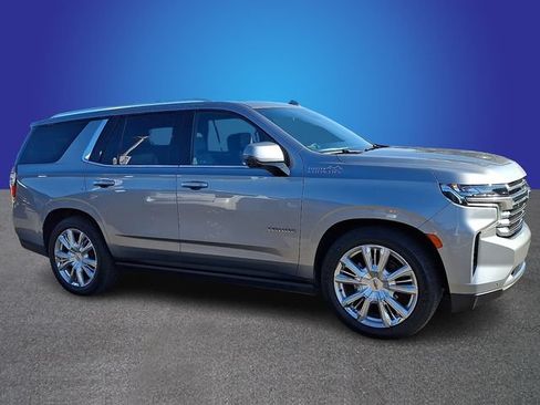 Used 2024 Chevrolet Tahoe High Country AWD/4WD image 3