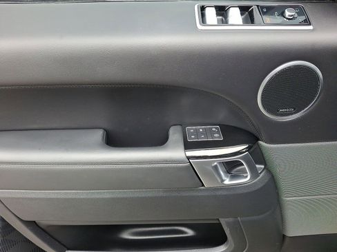 Used 2020 Land Rover Range Rover Sport HST image 5