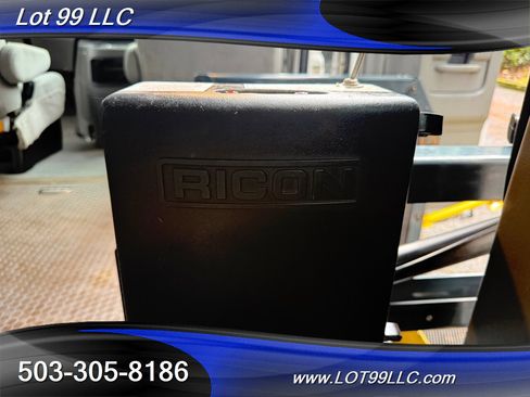 Used 2005 Ford E-150 and Econoline 150 Wagon image 54