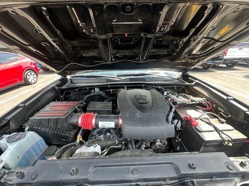 Used 2023 Toyota Tacoma TRD Sport w/ Technology Package AWD/4WD image 14