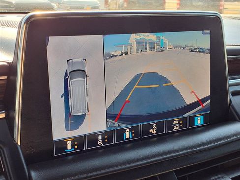 Used 2021 Chevrolet Tahoe High Country w/ Premium Package image 5