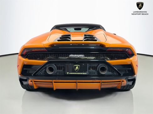 Used 2023 Lamborghini Huracan EVO AWD/4WD image 5