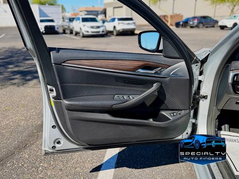 Used 2018 BMW 530e image 12