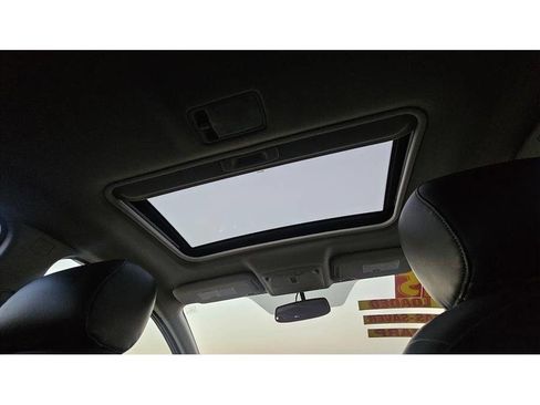 Used 2015 Nissan Sentra SR w/ SR Premium Package image 25