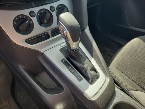 Used 2014 Ford Focus SE FWD image 33