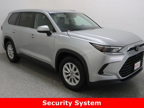 Used 2025 Toyota Grand Highlander FWD image 4